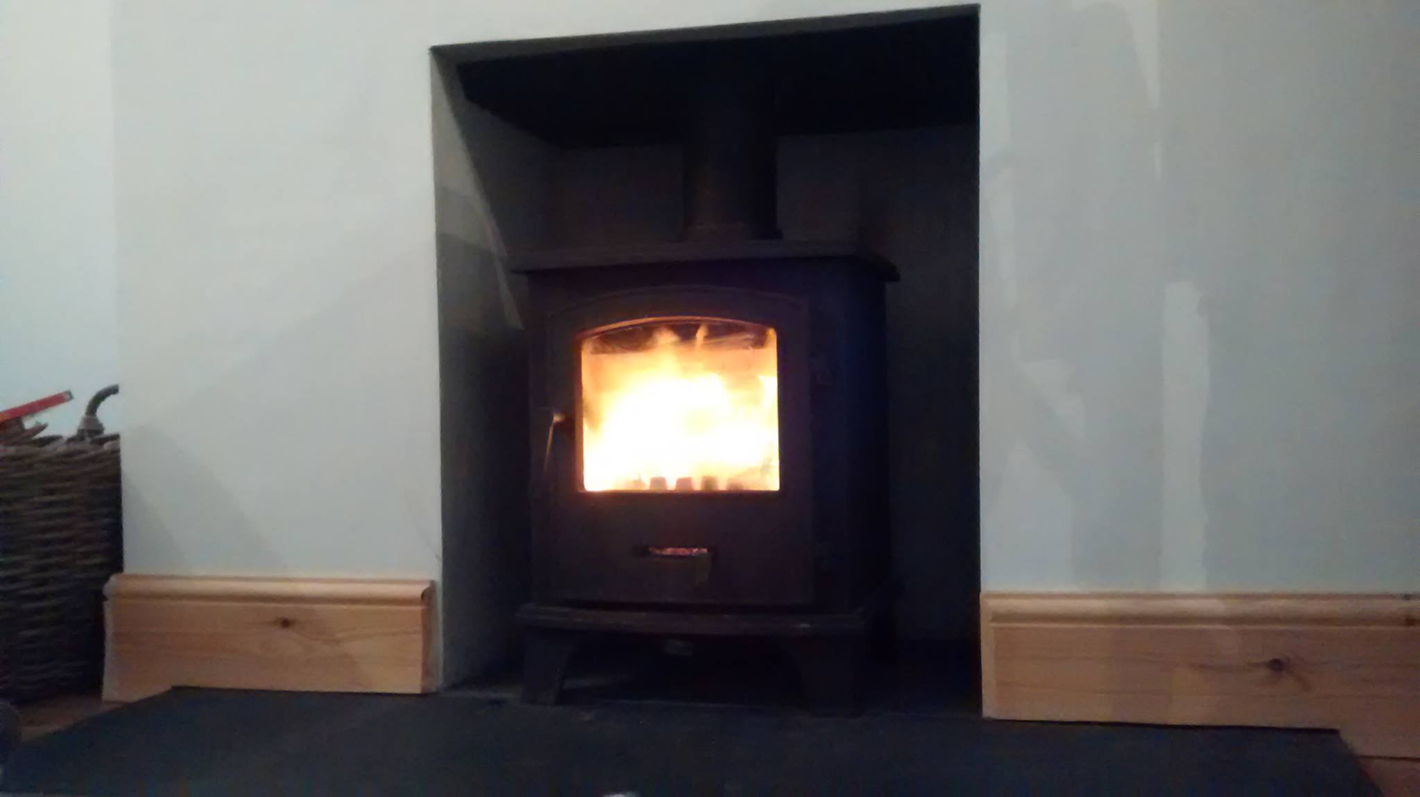 Monterrey 5kw Multi Fuel Woodburning Stove burning brightly